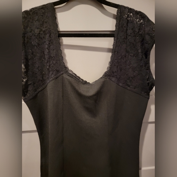 TORRID Hook & Eye Lace Accent Faux Corset Short Sleeve Top Size 2 - Picture 9 of 14